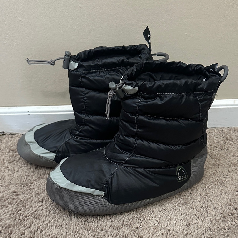 Sierra Designs Duck Down Slipper Booties